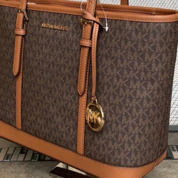 Michael Kors Small Top Zip Shoulder Tote Brown - Picture 2 of 10